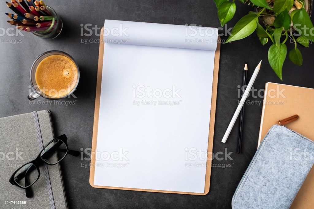 32+ Download Paper On Desk Mockup&nbsp;Psd